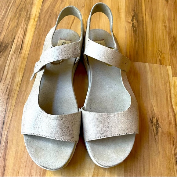 Suede platform sandals - Picture 1 of 8